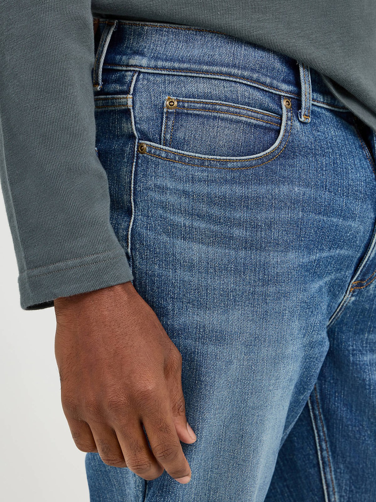 Men's Heritage Denim MVP Relaxed Straight Jean - view 6