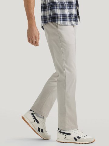 Men's Extreme Motion Relaxed Fit Khaki Pant