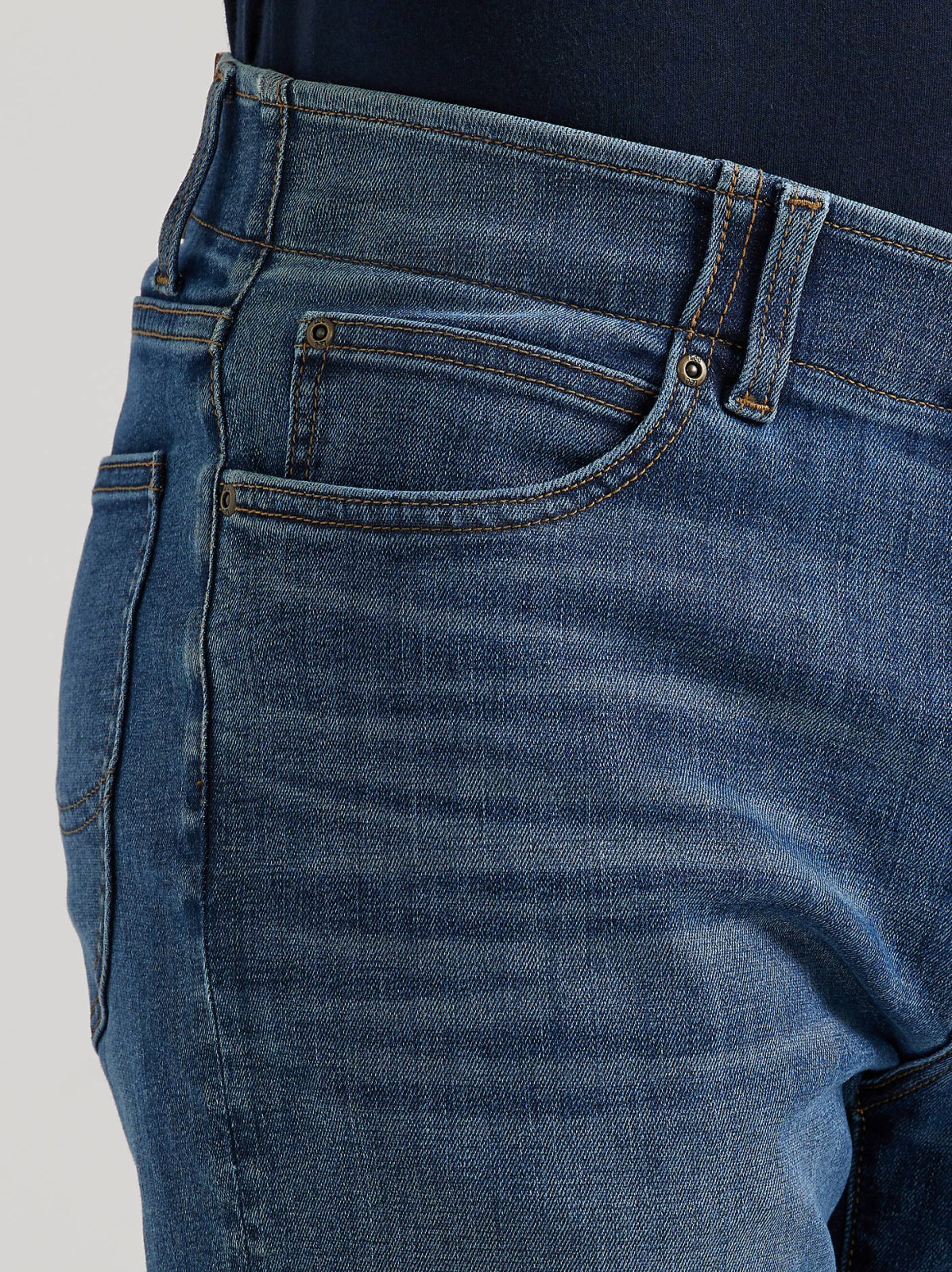Men's Extreme Motion MVP Relaxed Straight Jean - view 7