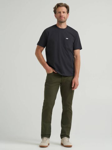 Men's Extreme Motion Straight Fit Tapered Leg Jean
