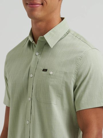 Men's One Pocket Slub Chambray Button Down Shirt