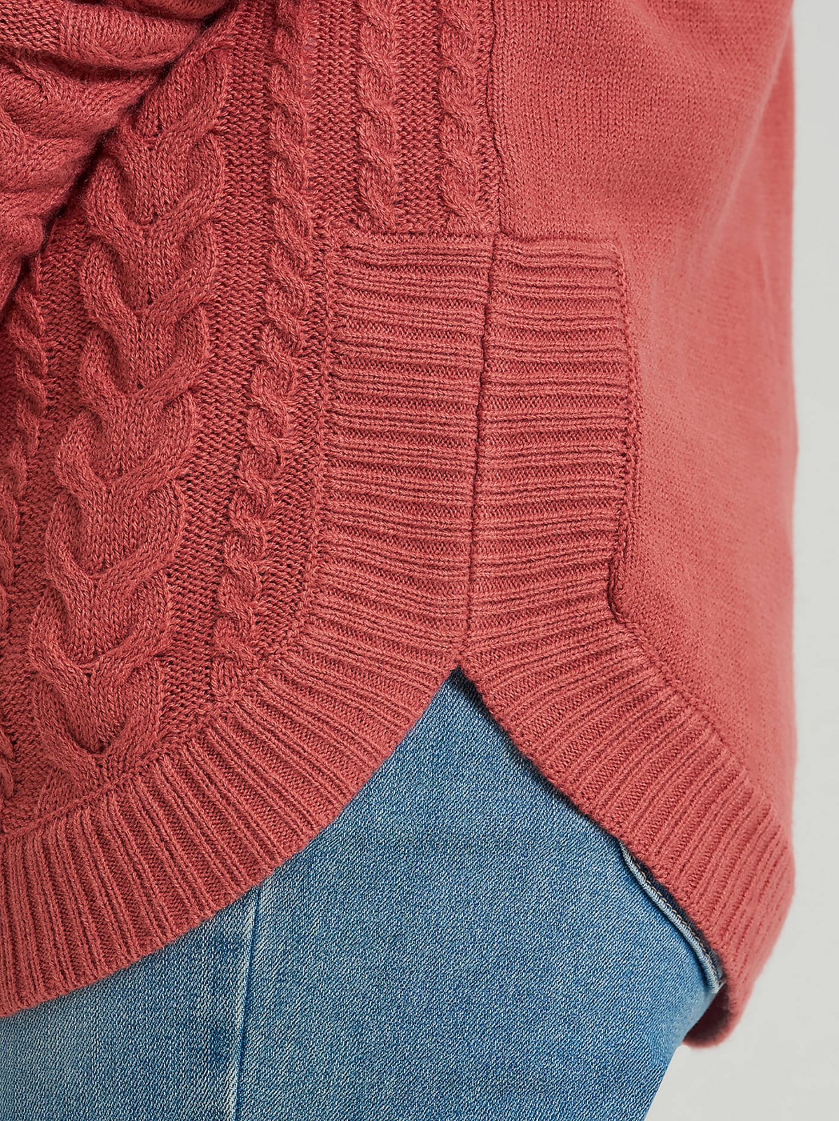 Women's Curved Hem Cable Knit Sweater - view 4