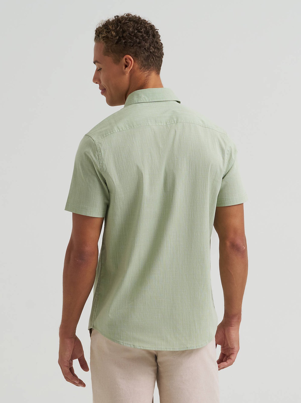 Men's One Pocket Slub Chambray Button Down Shirt - view 2