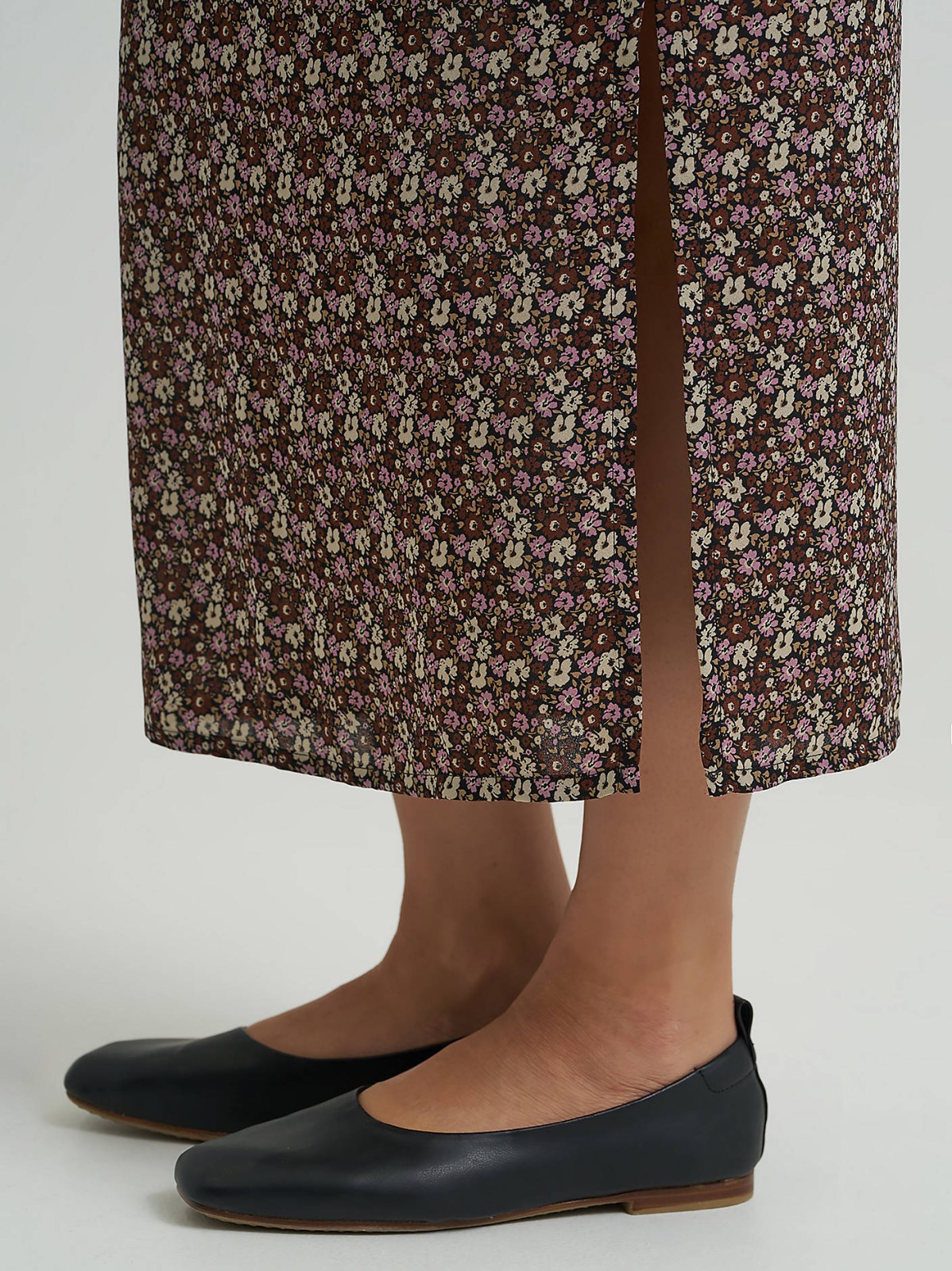 Women's Floral Midi Skirt with Side Slit - view 5
