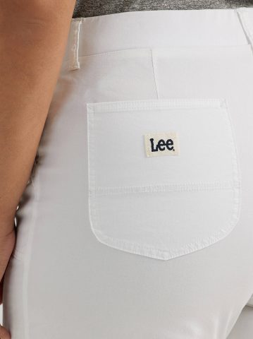 Women's Ultra Lux Comfort with Flex-To-Go Relaxed Fit Utility Bermuda (Plus)