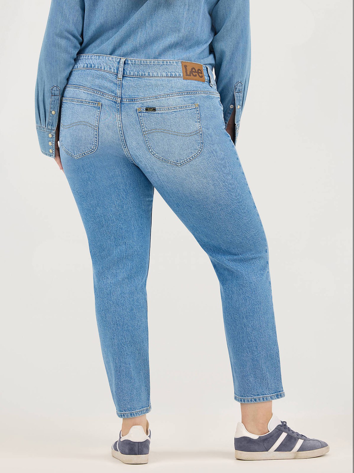 Women's Legendary Straight Crop (Plus) - view 3