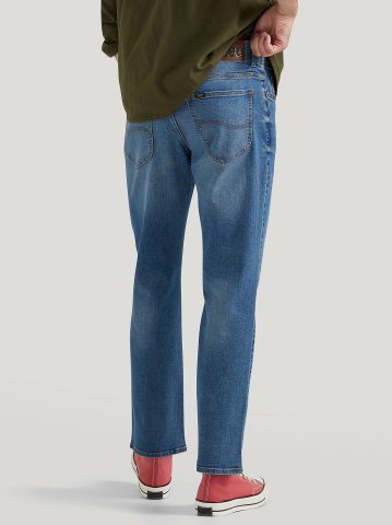 Men's Extreme Motion Regular Fit Straight Leg Jean
