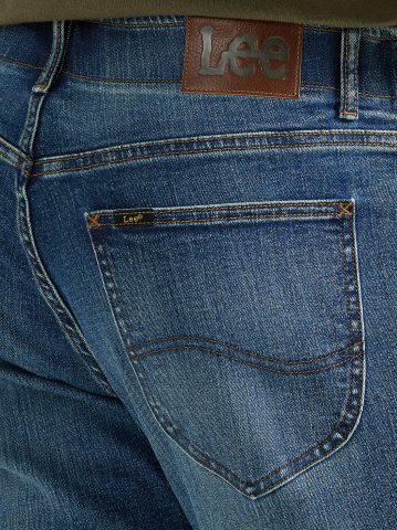 Men's Extreme Motion MVP Athletic Tapered Leg Jean