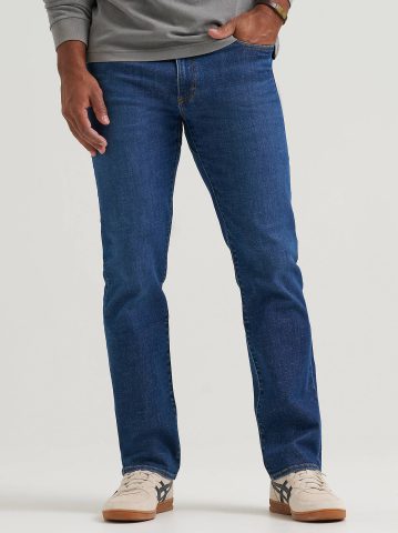 Men's Extreme Motion Regular Straight Jean with Cool Temp Technology