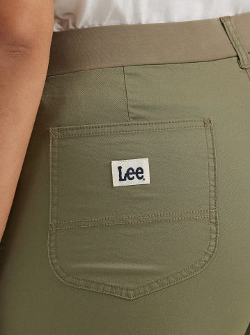 Women's Ultra Lux Comfort with Flex-To-Go Relaxed Fit Utility Bermuda (Plus)