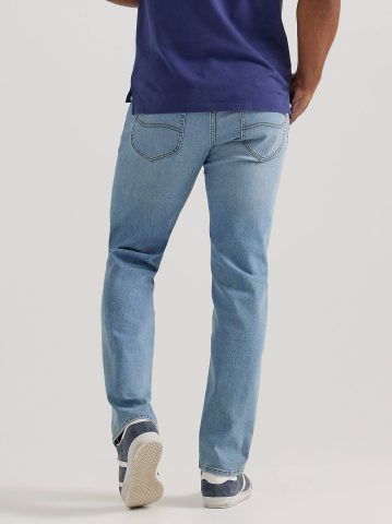 Men's Extreme Motion Regular Fit Straight Leg Jean