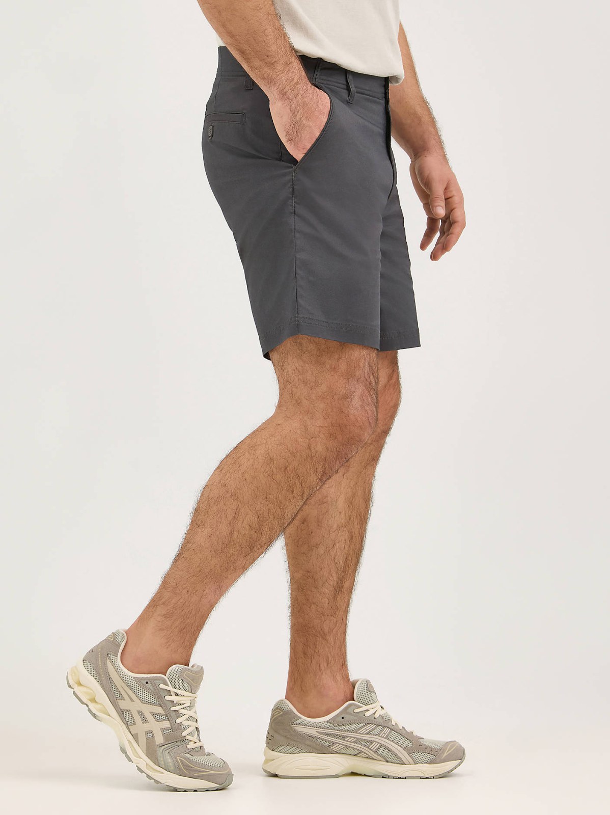 Men's Extreme Motion 7" Flat Front Short - view 4