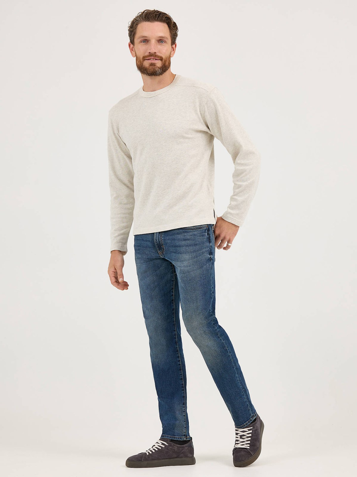 Men's Extreme Motion Straight Fit Tapered Leg Jean