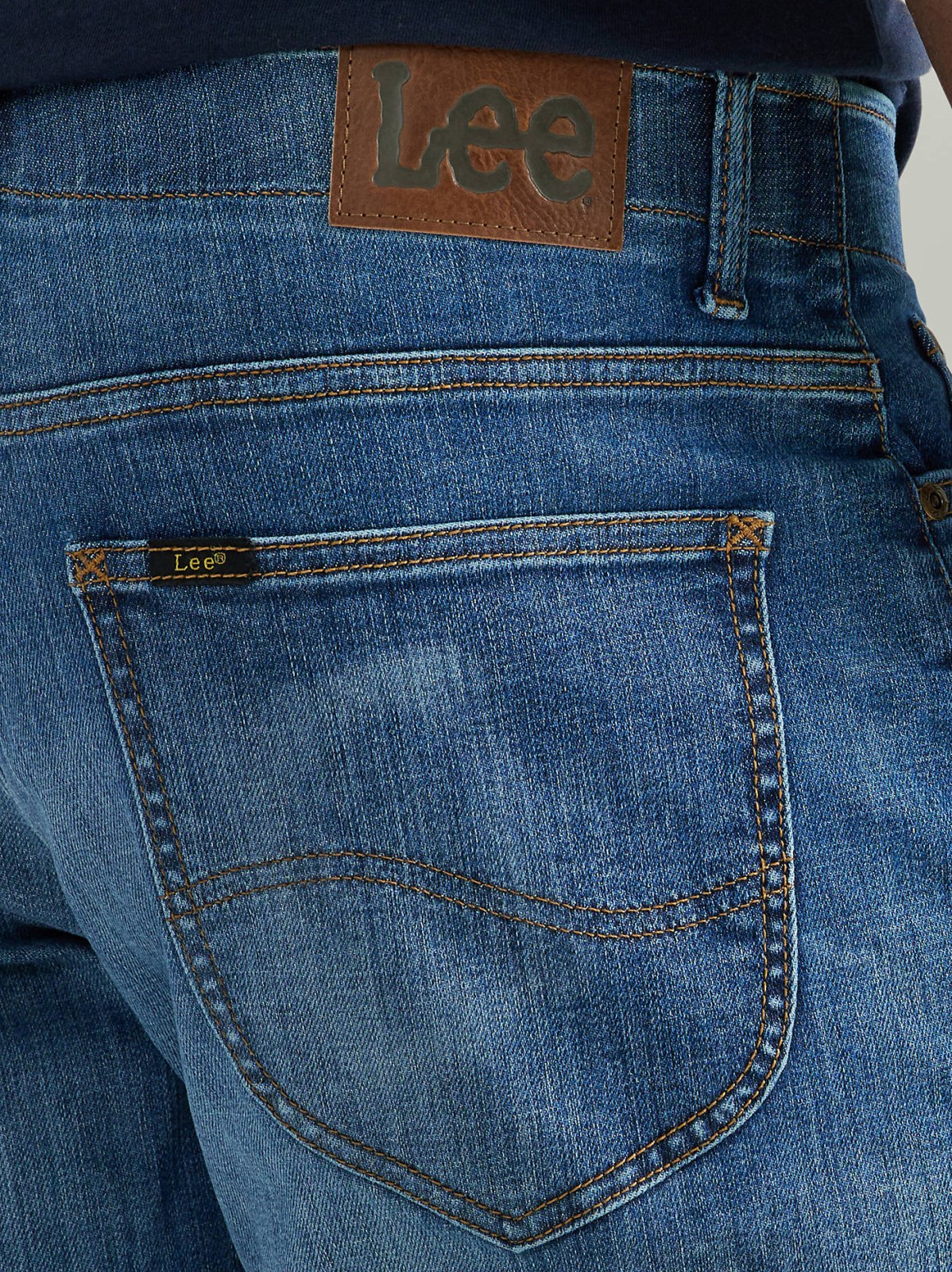 Men's Extreme Motion Athletic Tapered Leg Jean - view 6