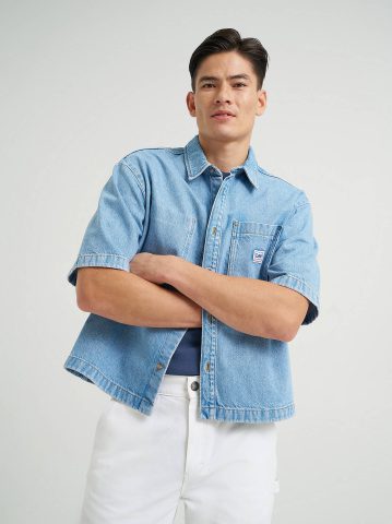 Men's Short Sleeve Loose Denim Button Down Shirt — alternate view