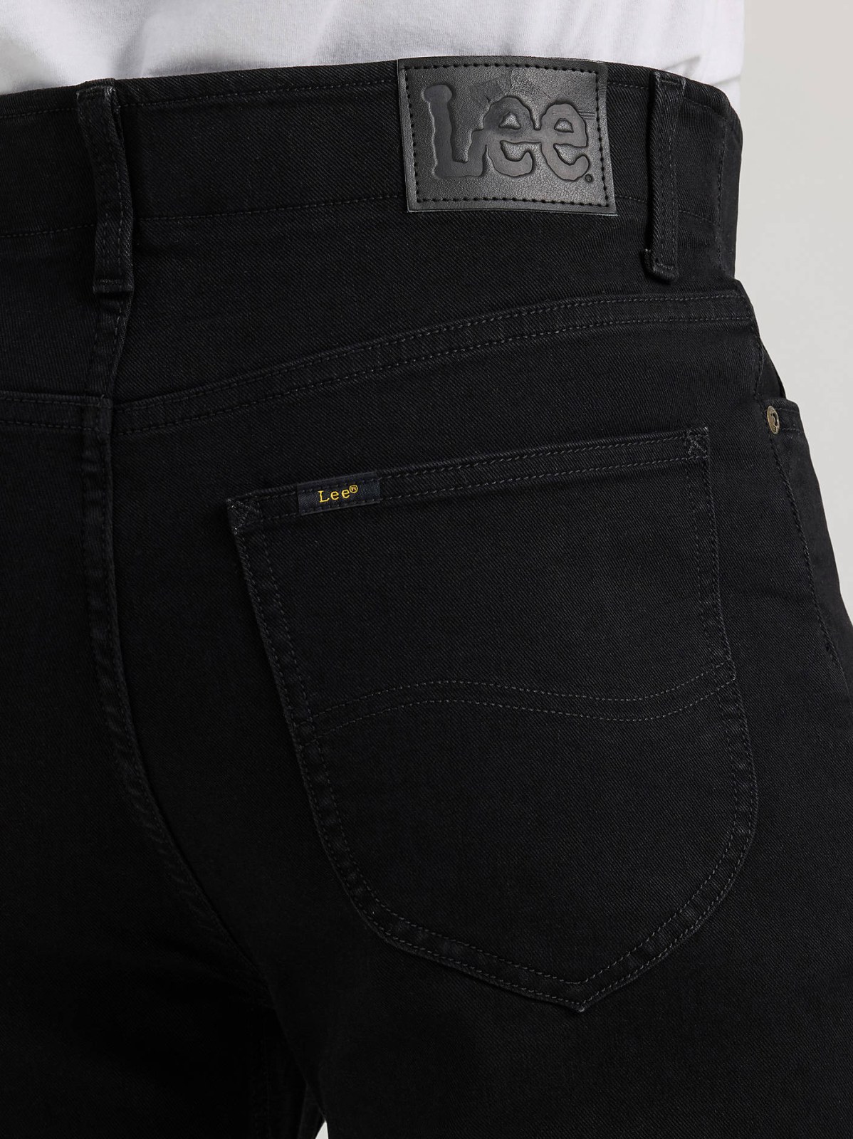 Men's Extreme Motion Relaxed Straight Jean - view 5