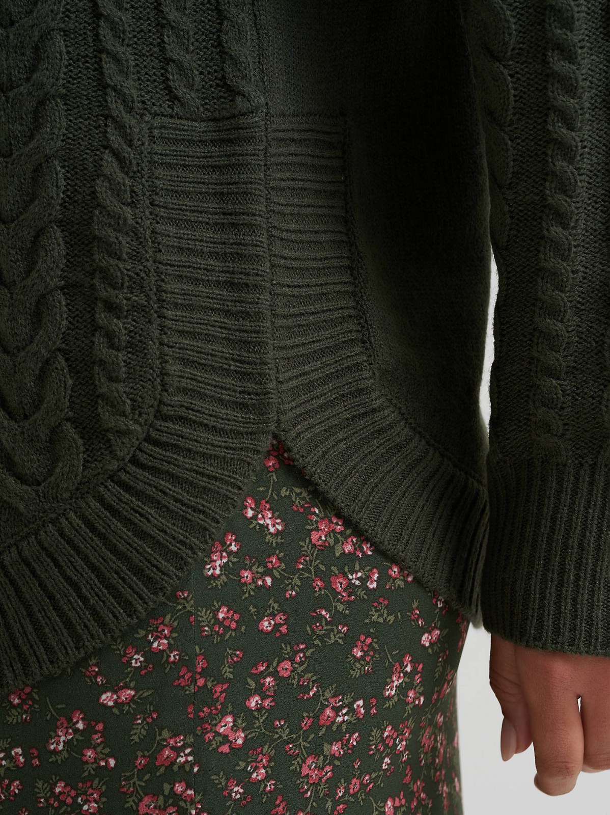 Women's Curved Hem Cable Knit Sweater - view 3