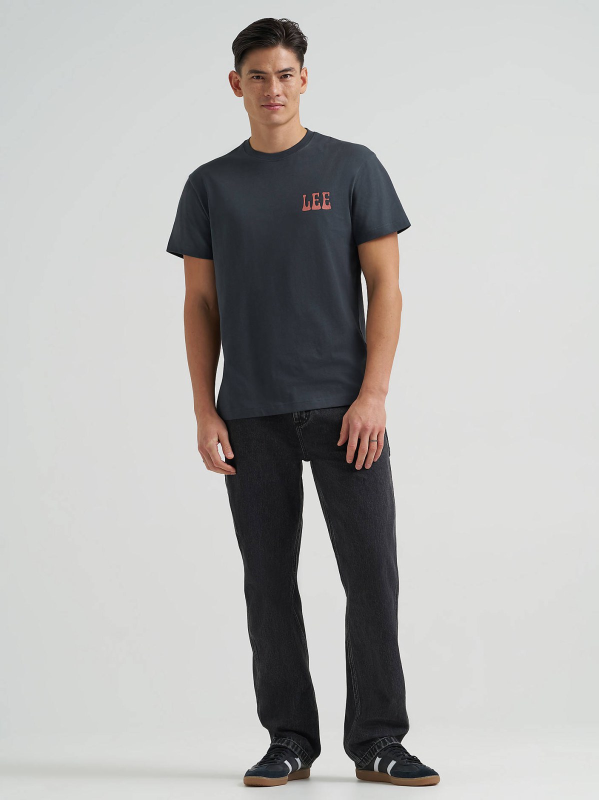 Men's Relaxed Fit Vinyl Shop Graphic Tee - view 5