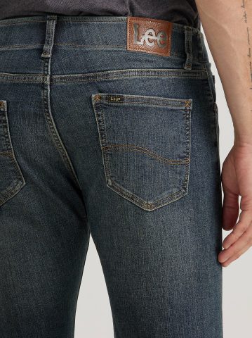 Men's Extreme Motion Slim Straight Leg Jean