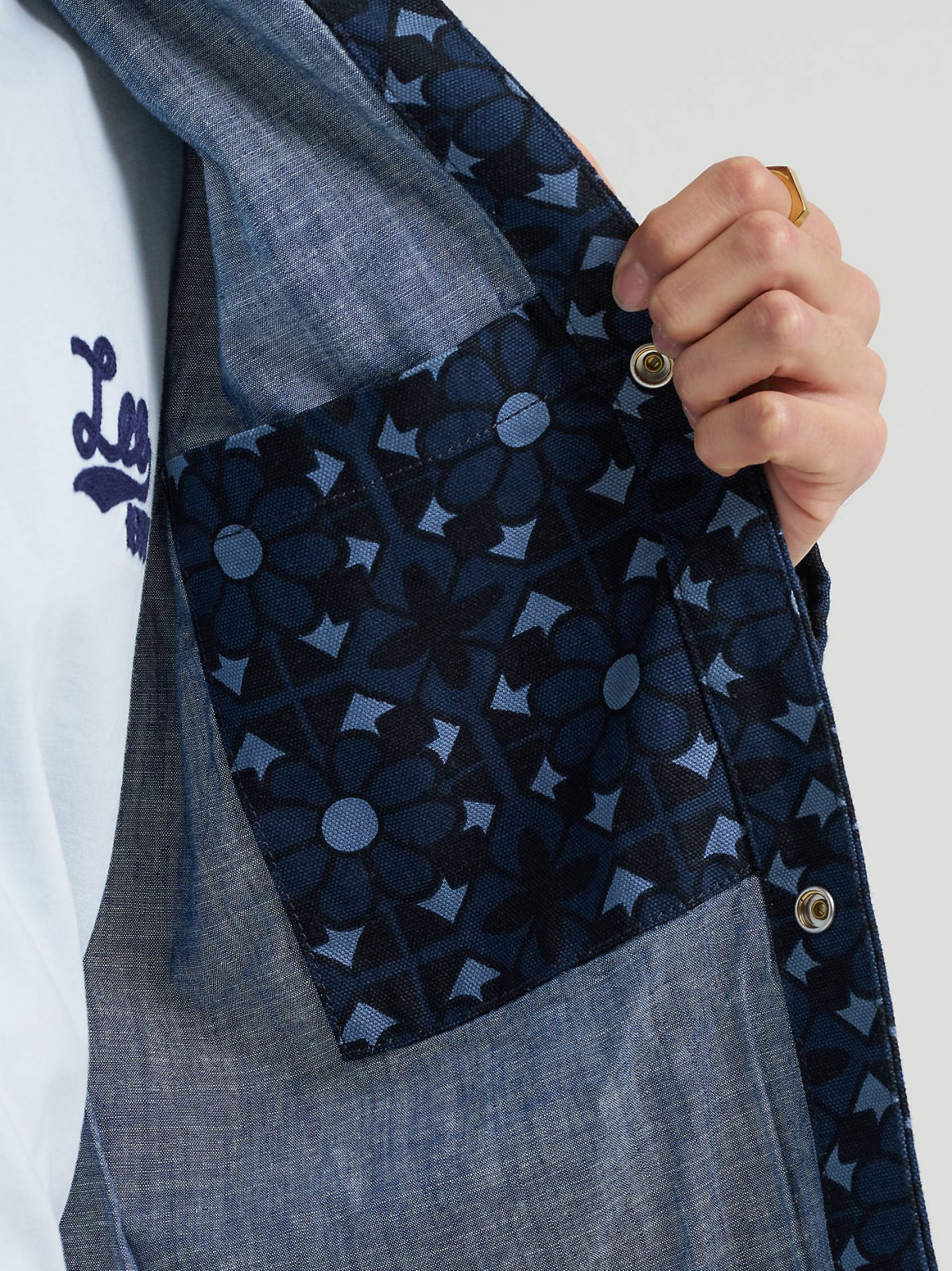 Men's Geo Snap Front Denim Jacket - view 6