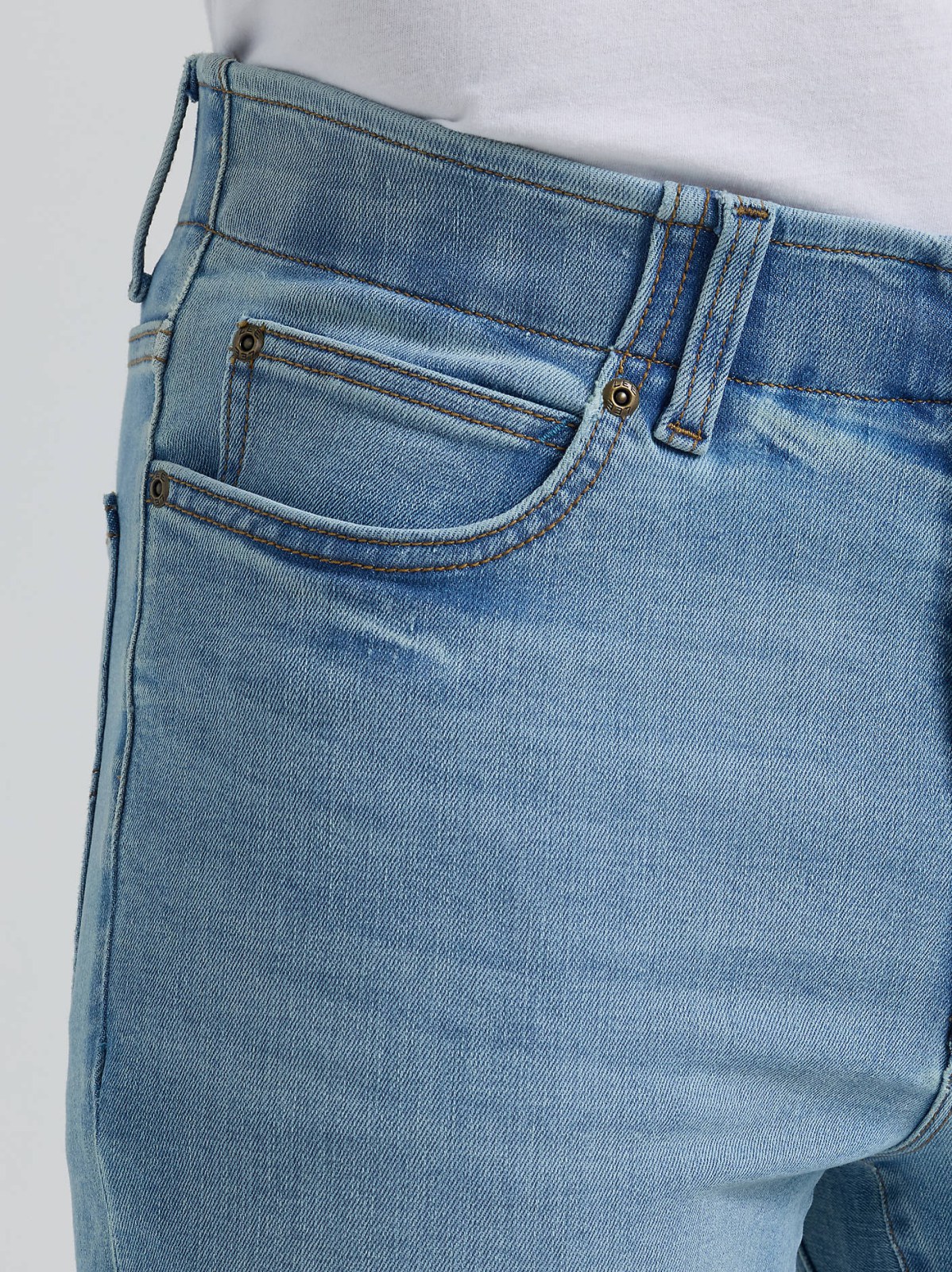 Men's Extreme Motion Regular Taper Jean - view 6