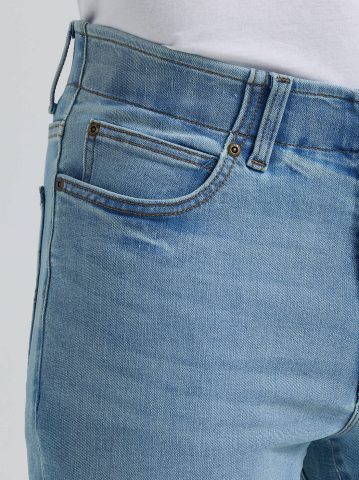 Men's Extreme Motion Regular Taper Jean