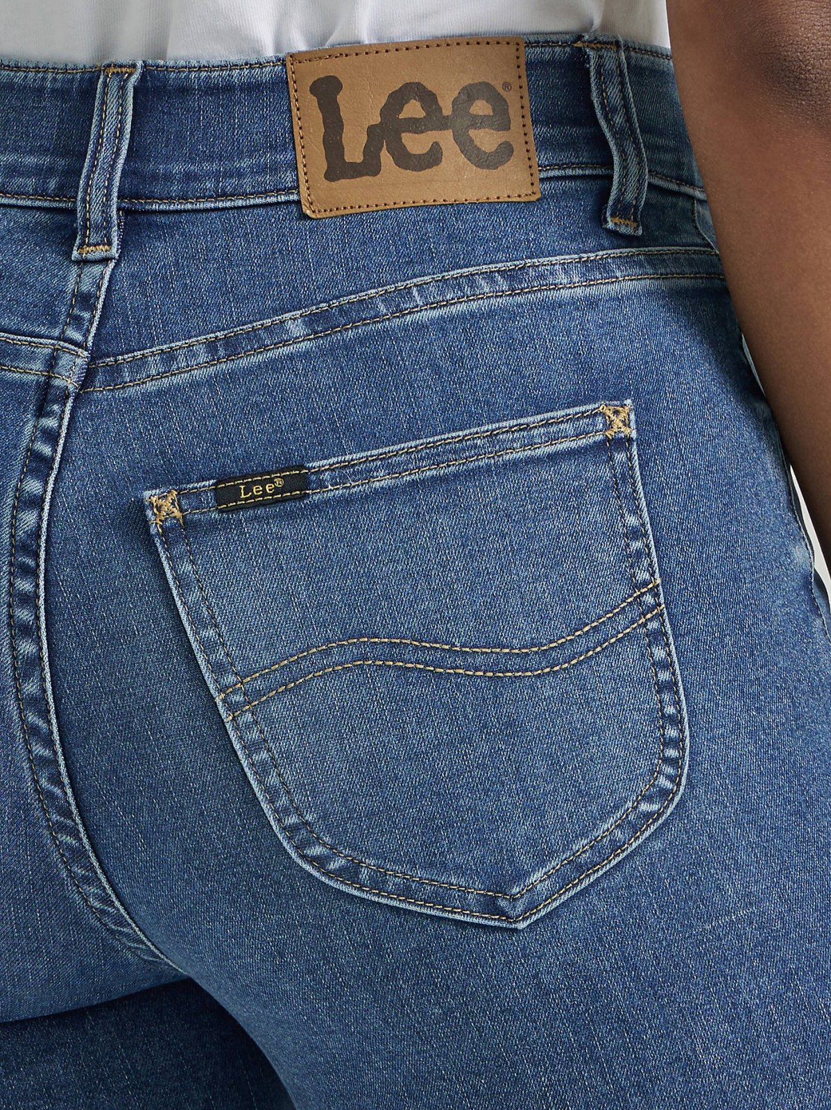 Women's Ultra Lux Comfort with Flex Motion Skinny Leg Jean (Petite) - view 6