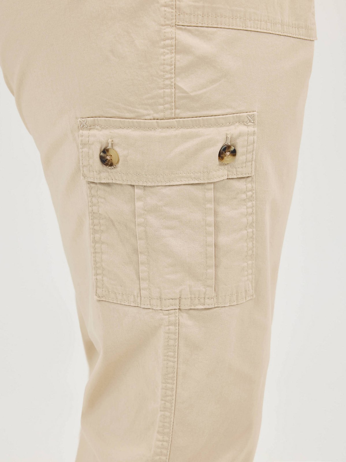 Women's Ultra Lux Comfort with Flex-To-Go Relaxed Fit Cargo Capri (Plus) - view 6