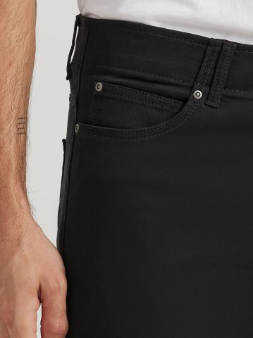 Men's Extreme Motion Slim Straight Leg Jean