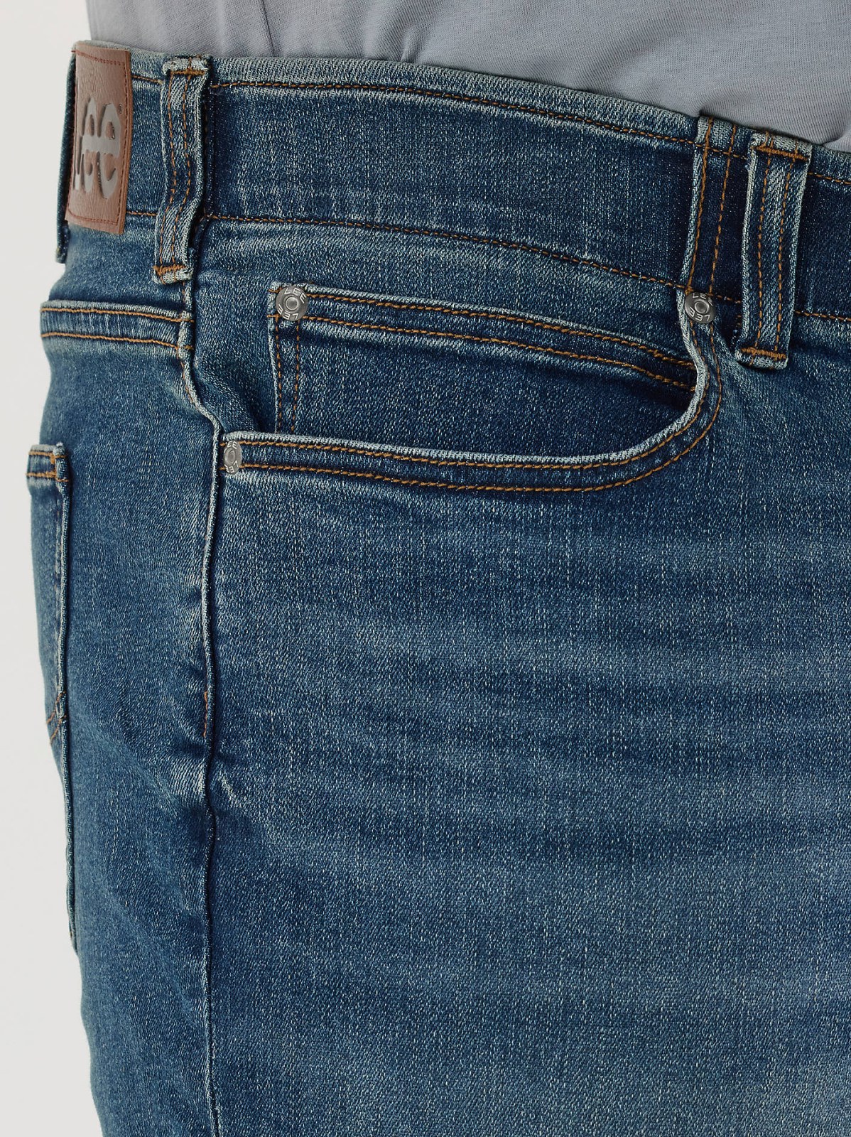 Men's Extreme Motion Relaxed Jean (Big & Tall) - view 6