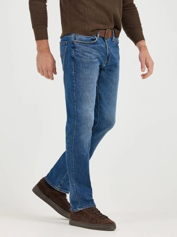 Men's Extreme Motion Slim Straight Leg Jean