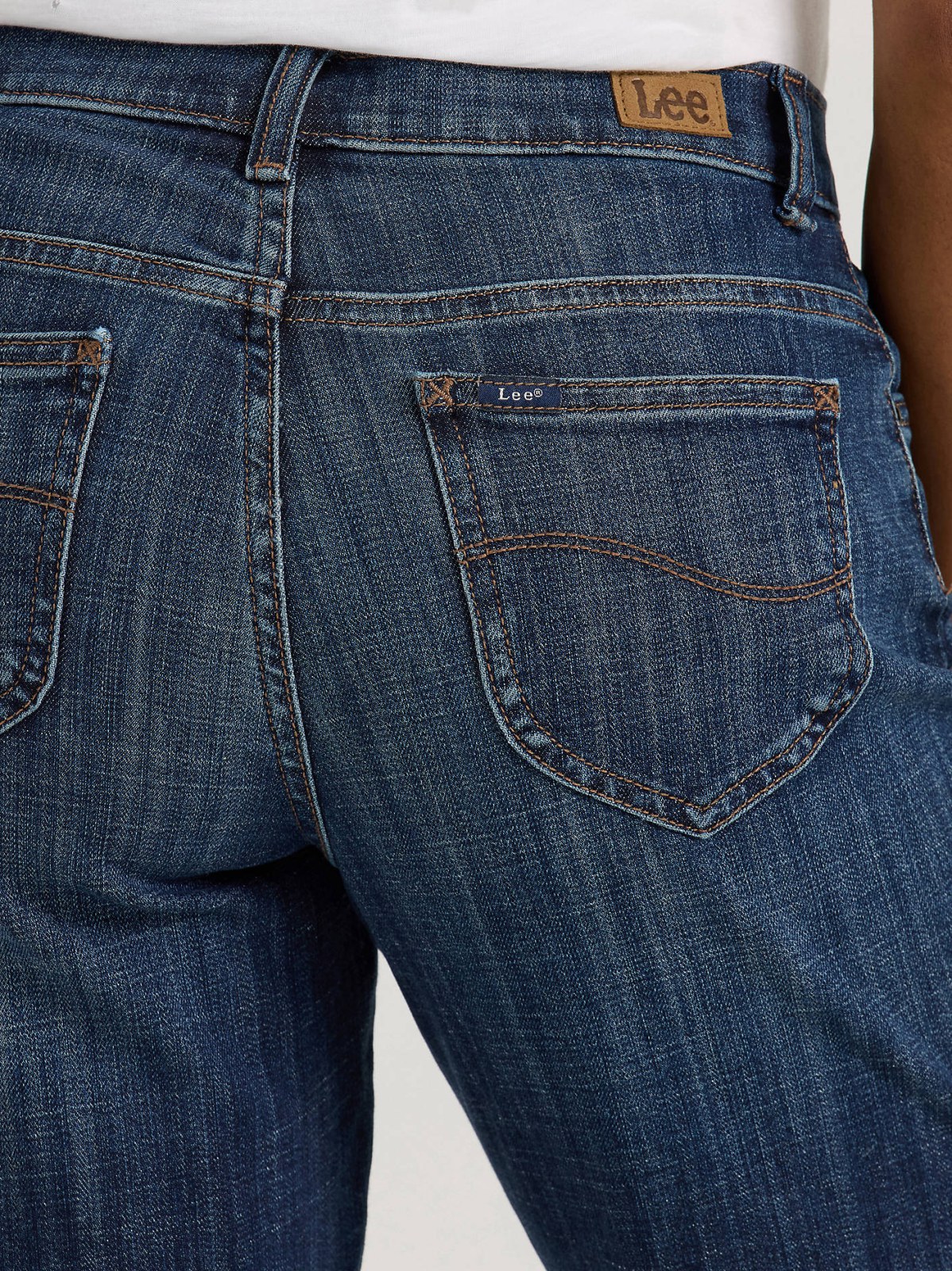 Women’s Stretch Relaxed Fit Straight Leg Jean - view 5