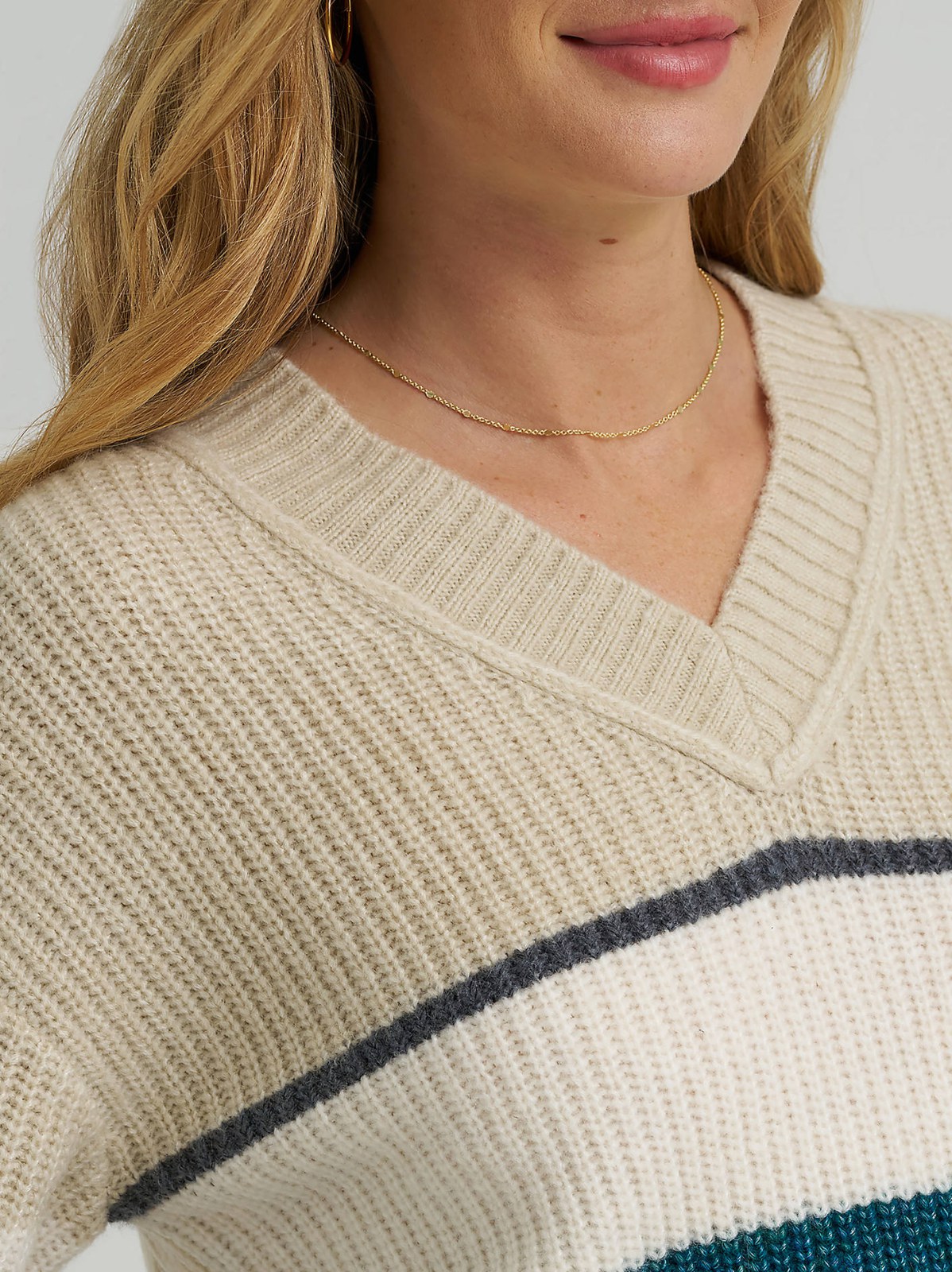Women's Ribbed V-Neck Color Block  Sweater - view 3