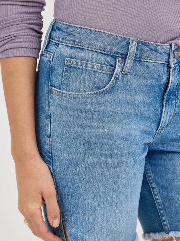 Women's Legendary Frayed Hem Side Slit Short