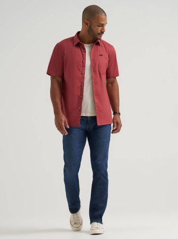 Men's Extreme Motion Regular Straight Jean with Cool Temp Technology