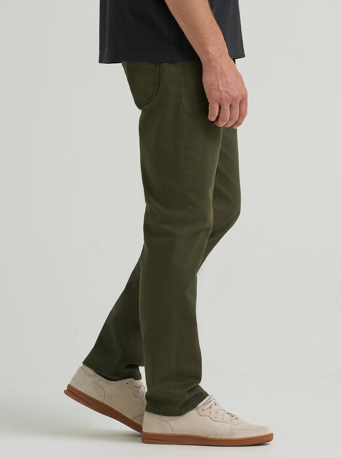 Men's Extreme Motion Straight Fit Tapered Leg Jean - view 4