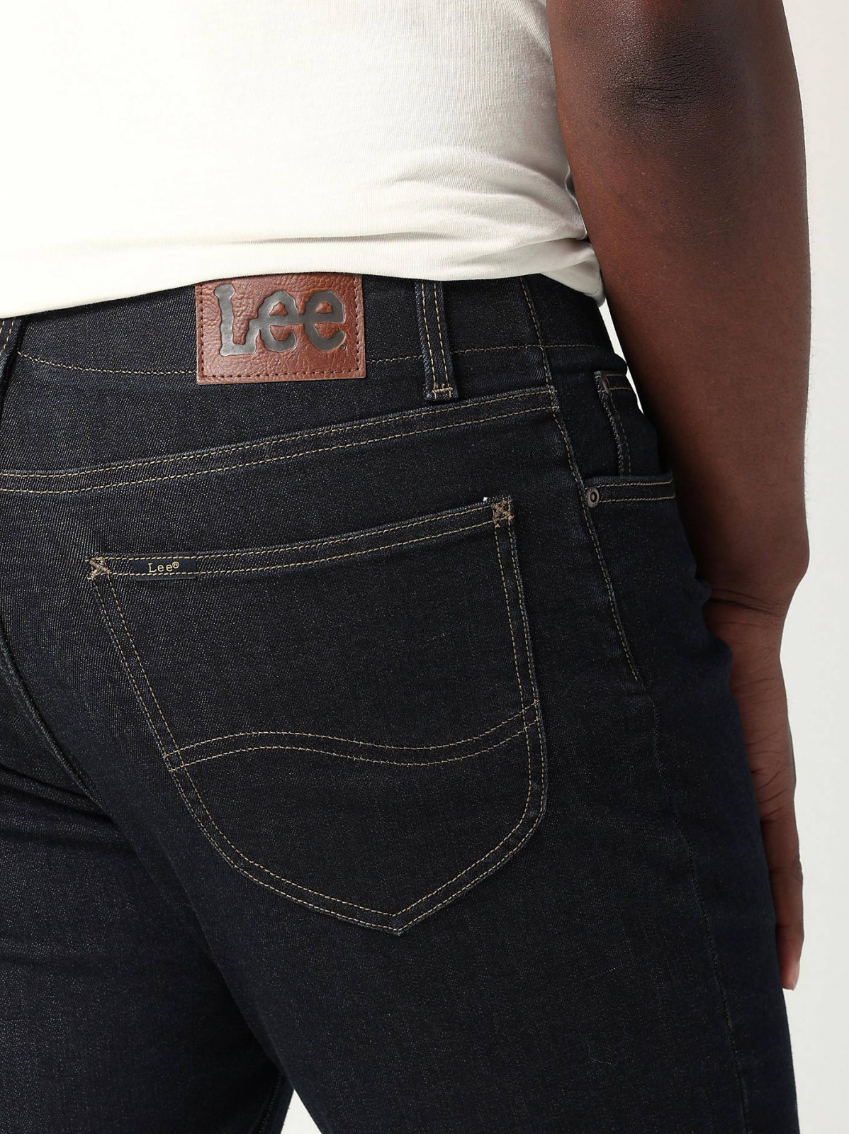 Men's Extreme Motion MVP Relaxed Straight Jean - view 6