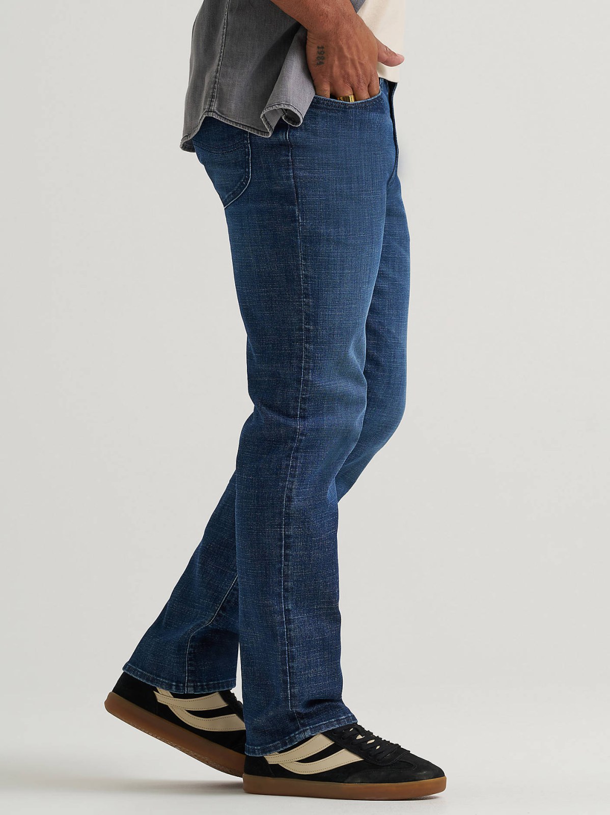 Men's Extreme Motion MVP Regular Straight Jean - view 4