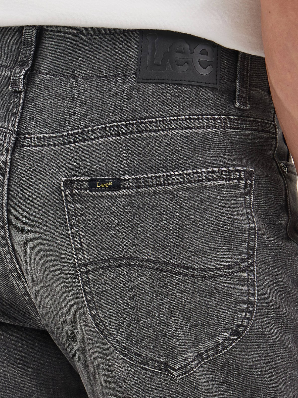 Men's Extreme Motion MVP Relaxed Straight Jean - view 5