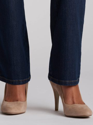Women’s Stretch Relaxed Fit Straight Leg Jean