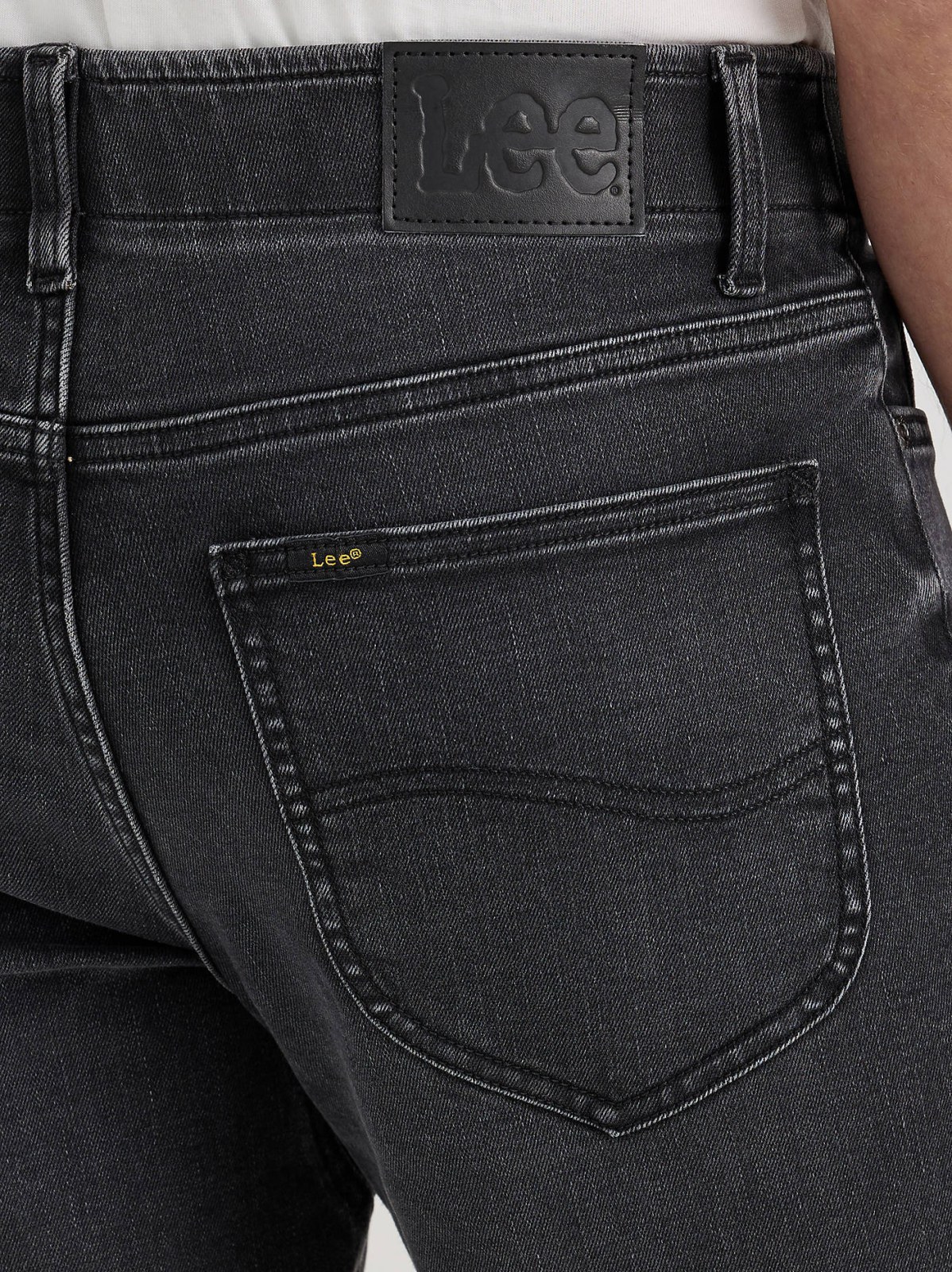 Men's Extreme Motion Regular Taper Jean - view 5