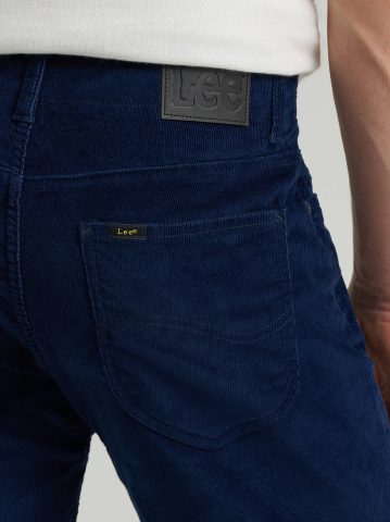 Men's Extreme Motion Corduroy Straight Taper Pant
