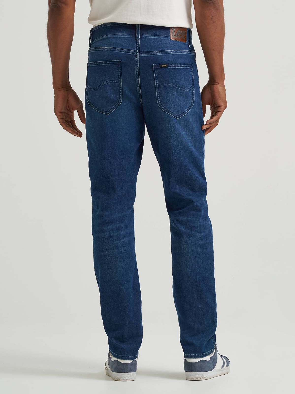 Men's Extreme Motion Single Layer Warming Regular Taper Jean - view 3