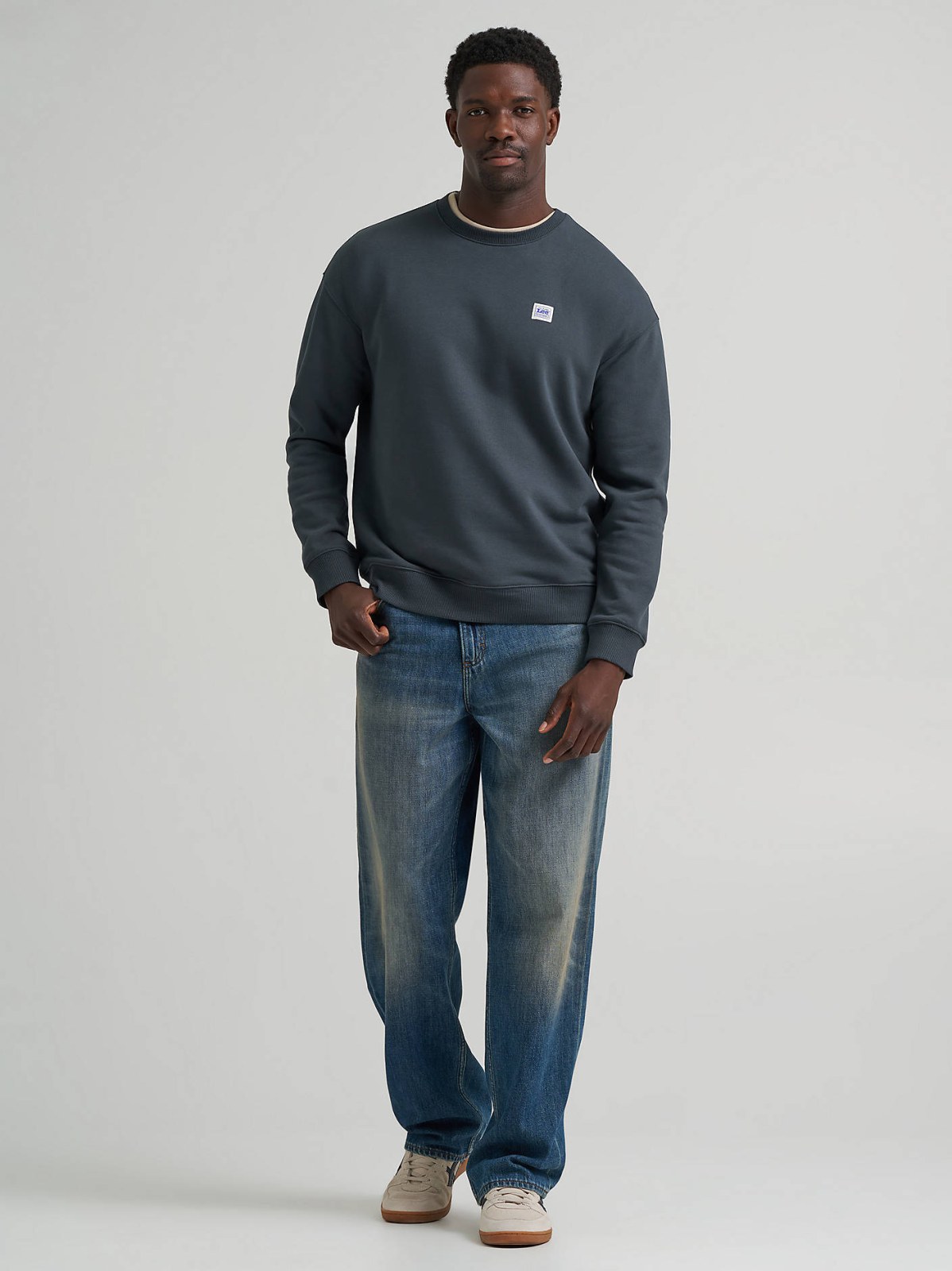 Men's Relaxed Fit Essential Workwear Sweatshirt - view 4