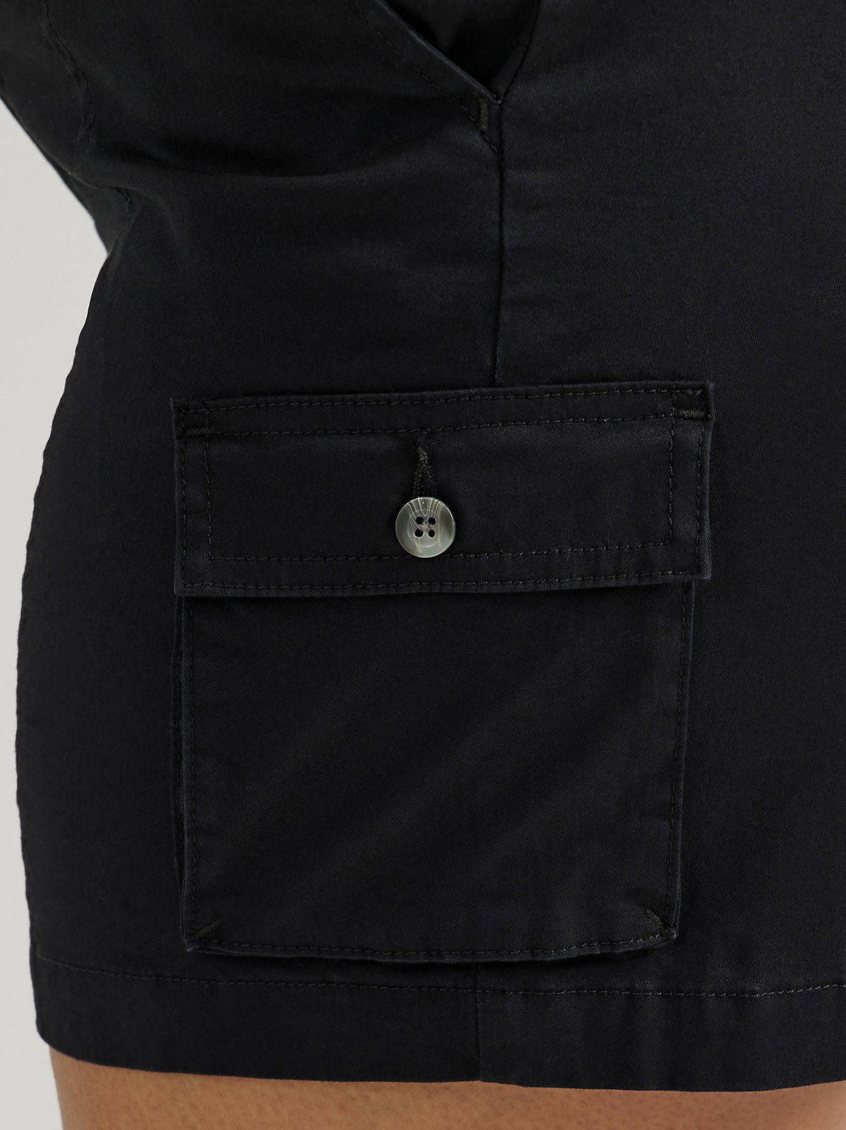 Women's Ultra Lux Comfort with Flex-to-Go Relaxed Fit Cargo Short (Plus) - view 6