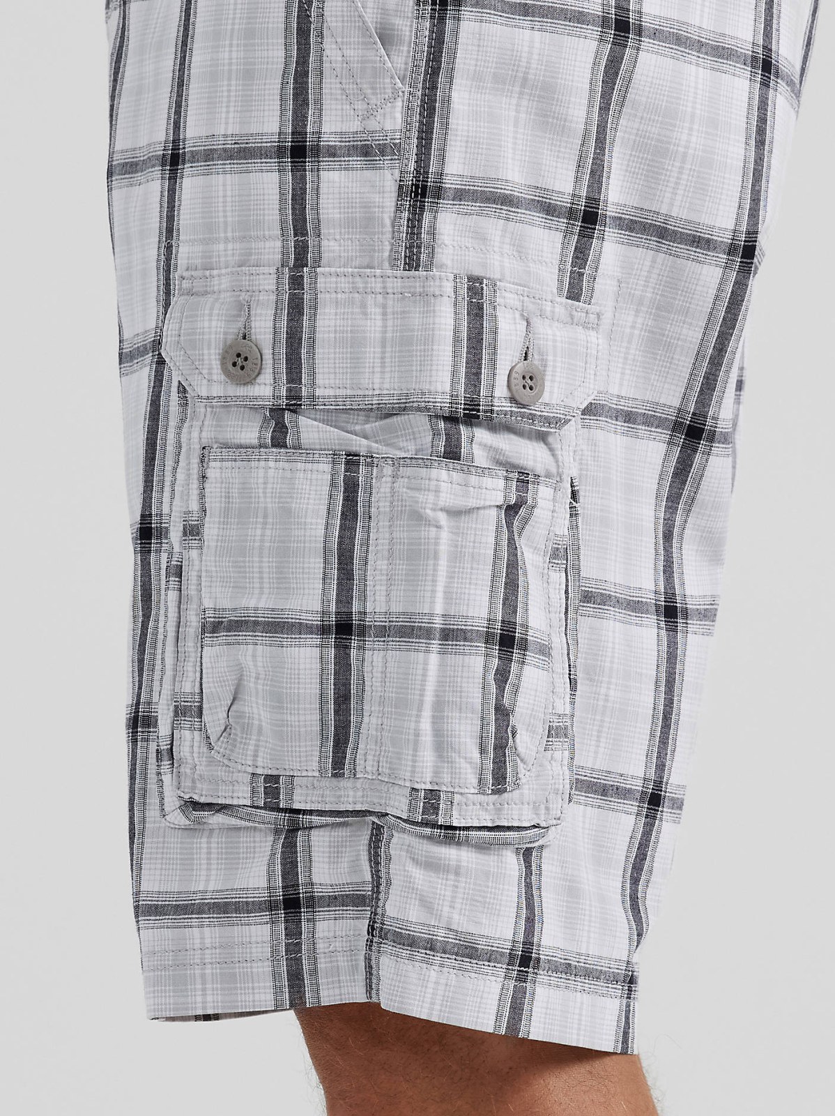 Men's Legendary Wyoming Cargo Short - view 8