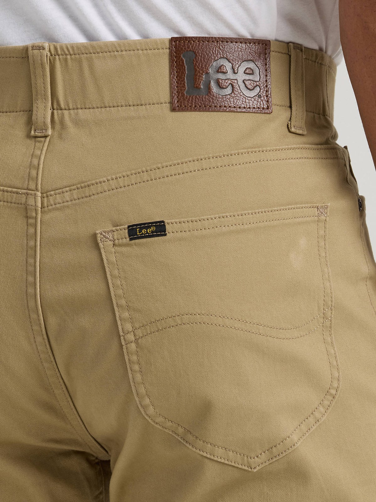 Men's Extreme Motion Relaxed Straight Twill Jean - view 5
