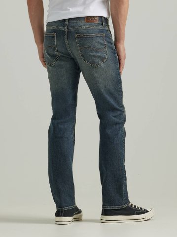 Men's Extreme Motion Regular Fit Straight Leg Jean
