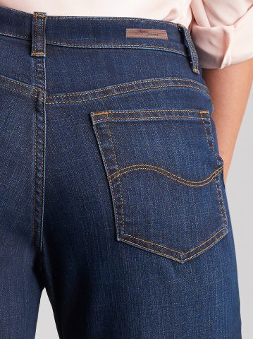Women’s Stretch Relaxed Fit Straight Leg Jean
