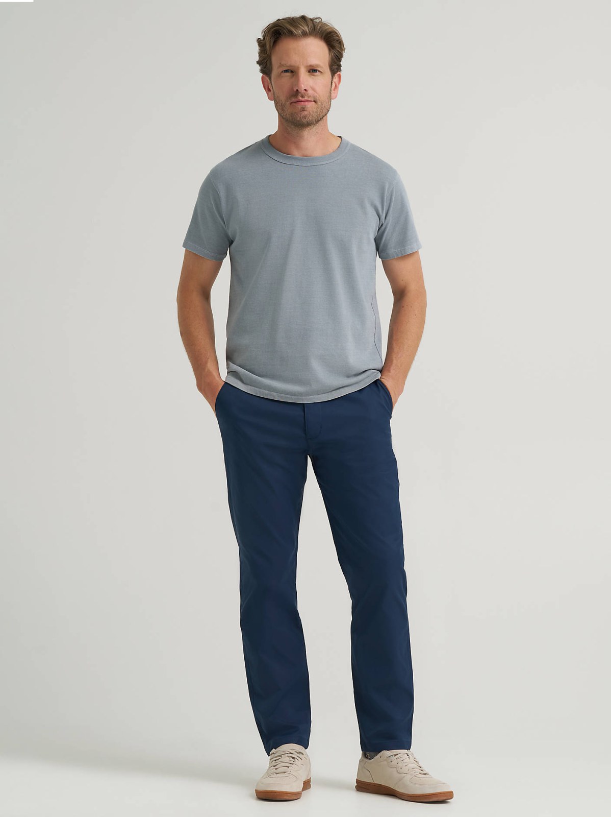Men's Extreme Motion Regular Taper Chino Pant